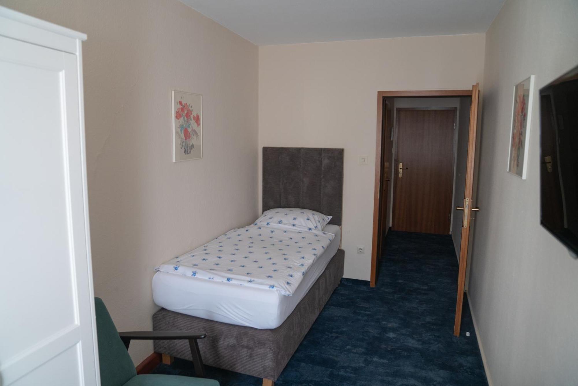 Hotel zum Grafen Hallermunt Springe Exterior foto